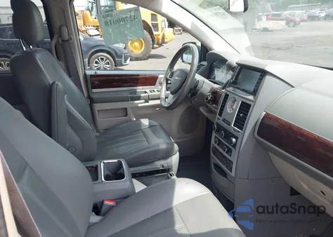 2010 Chrysler Town & Country Touring из США, поврежденный, VIN 2A4RR5DX8AR334053